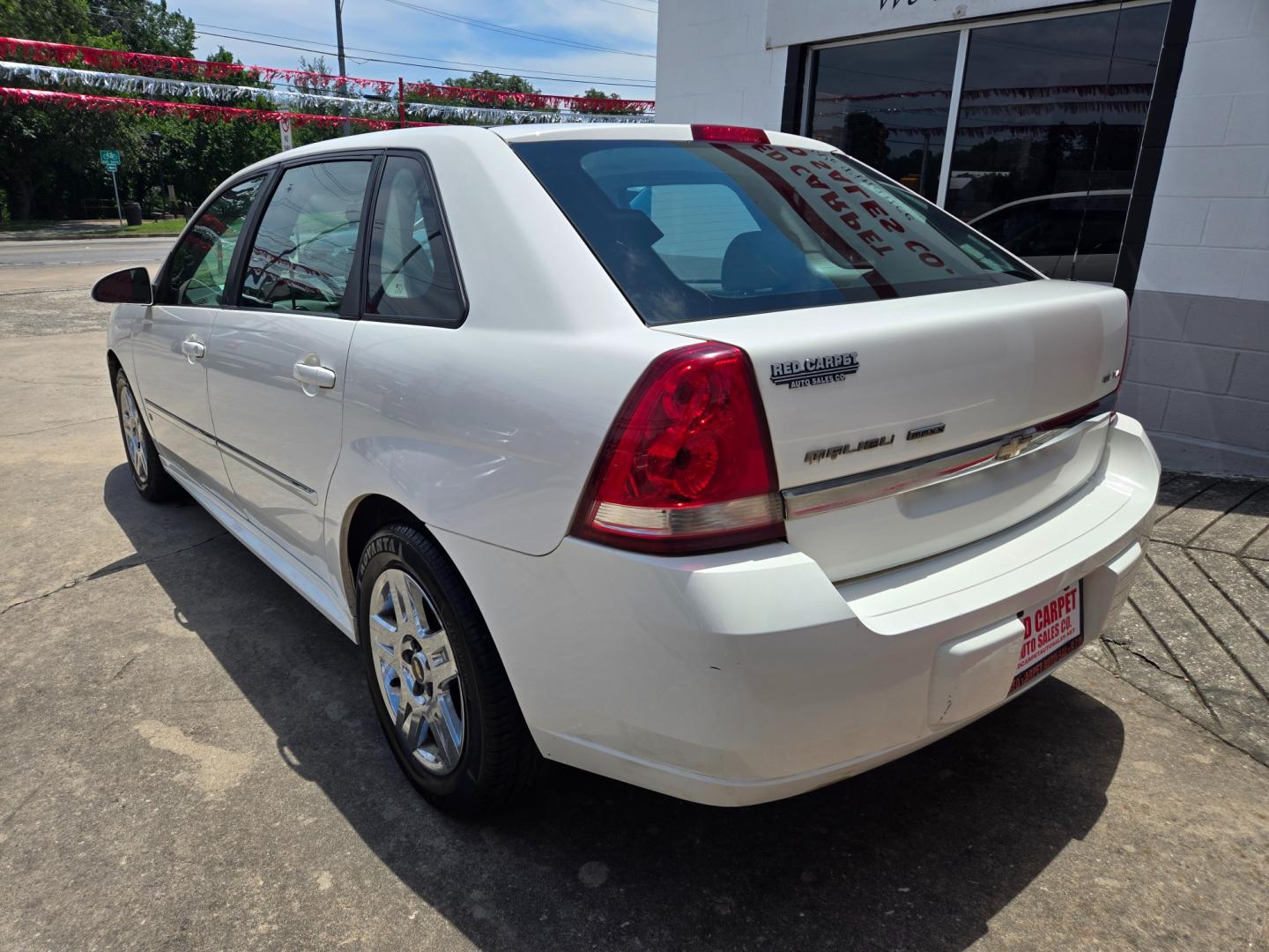 2006 WHITE Chevrolet Malibu MAXX (1G1ZT61836F) with an 3.5L V6 F engine, Automatic transmission, located at 503 West Court, Seguin, TX, 78155, (830) 379-3373, 29.568621, -97.969803 - Photo#3